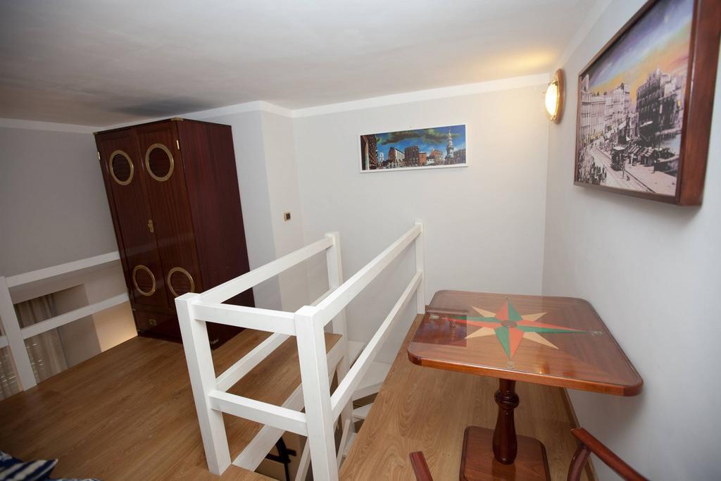 Hotel Ausonia Naples Luaran gambar