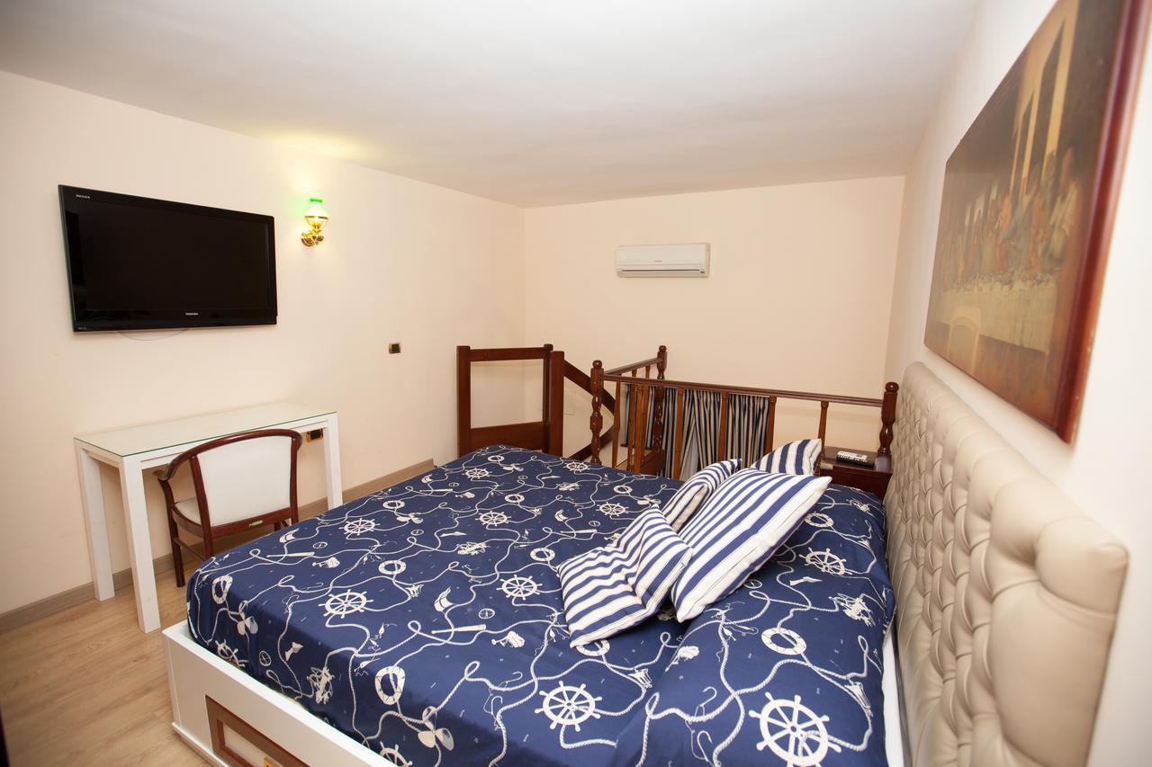 Hotel Ausonia Naples Luaran gambar