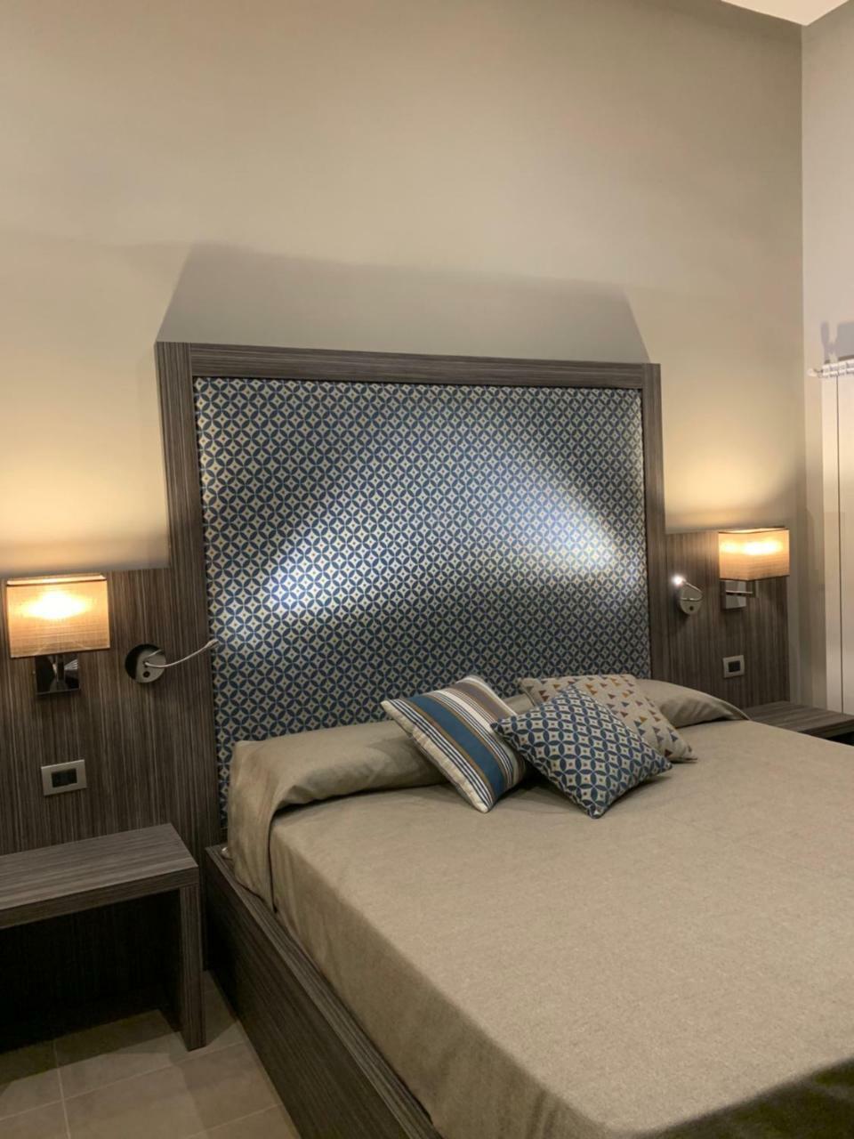 Hotel Ausonia Naples Luaran gambar