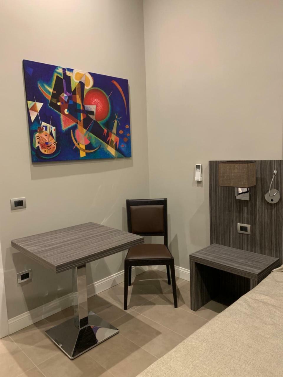 Hotel Ausonia Naples Luaran gambar