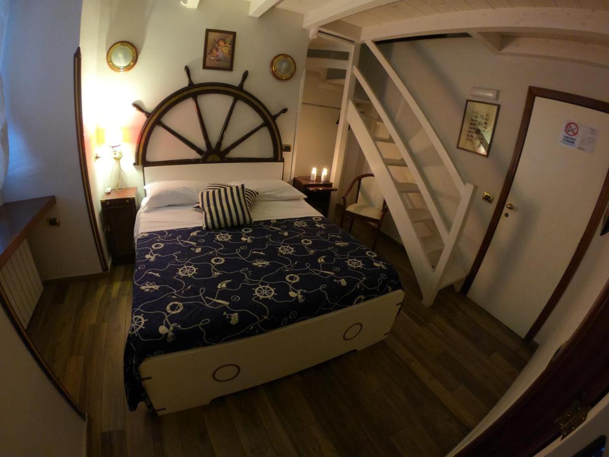 Hotel Ausonia Naples Luaran gambar